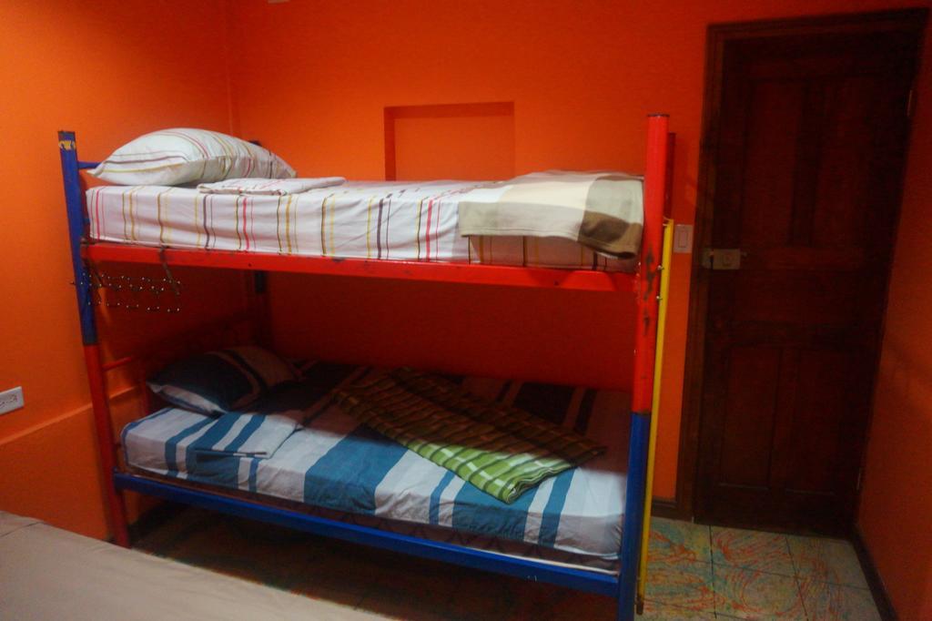 Coral Reef Surf Hostel And Camp Tamarindo Dış mekan fotoğraf